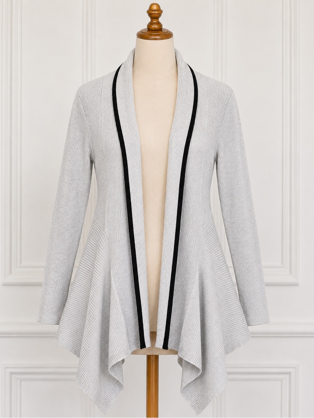 89th and Madison long sleeve cardigan sweater, open front. Sz small